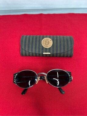 Fendi Sunglasses FS 142 Black Oval with Striped Case Vintage FS142